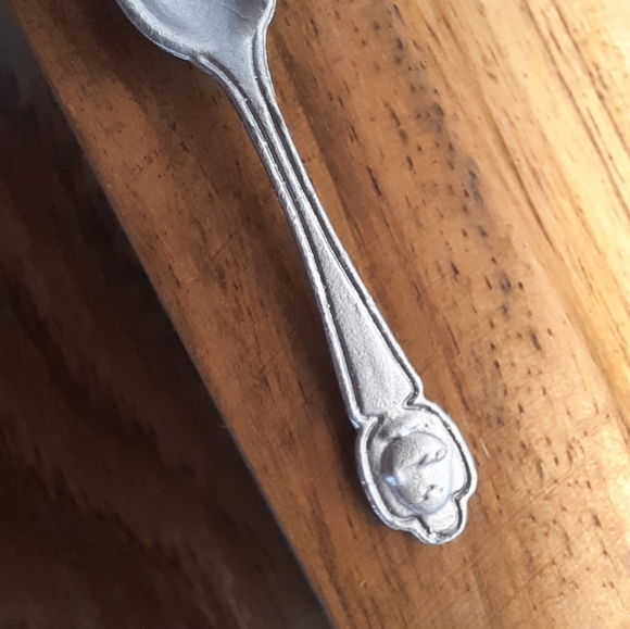 GUDETAMA Collectible "Check Before You Crack" - Picture 6 of 16